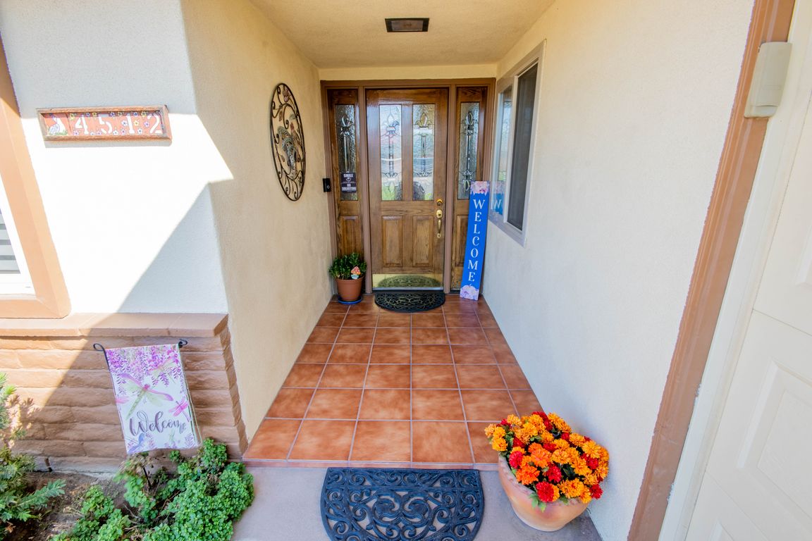 next background image