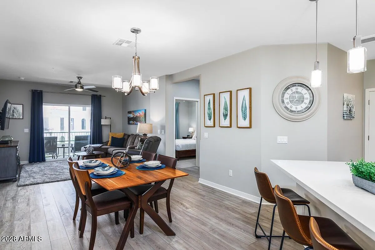2 bed, 2.0 bath, 1346 sqft, $3,000 — Photo 3