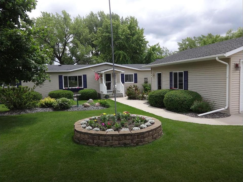1st image of 3150 Louise Dr NW