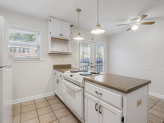 3rd image of 5696 Quince Rd APT 1