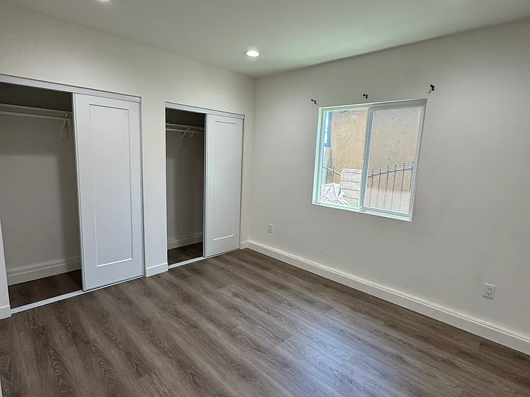 3837 E Cochran St — Photo 6