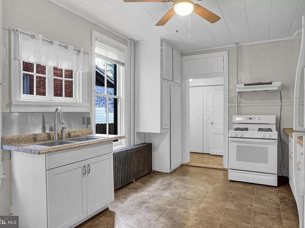 1012 S Pine St APT 2