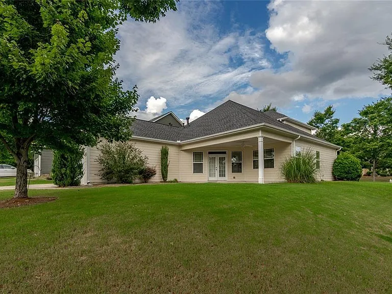 210 Harmony Lake Dr — Photo 33
