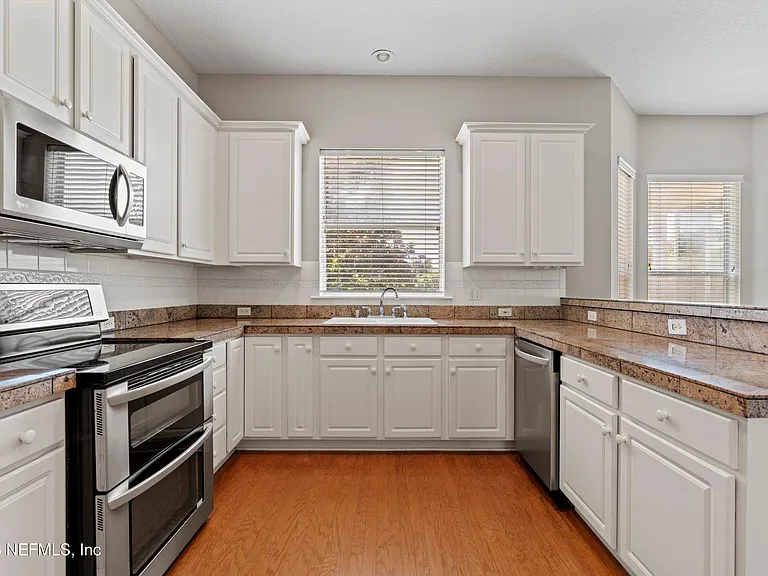 7610 Sentry Oak Cir W — Photo 7