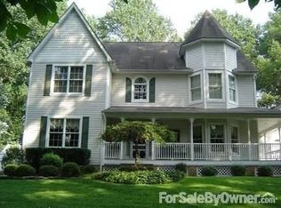 412 Mill St, Fawn Grove, PA 17321