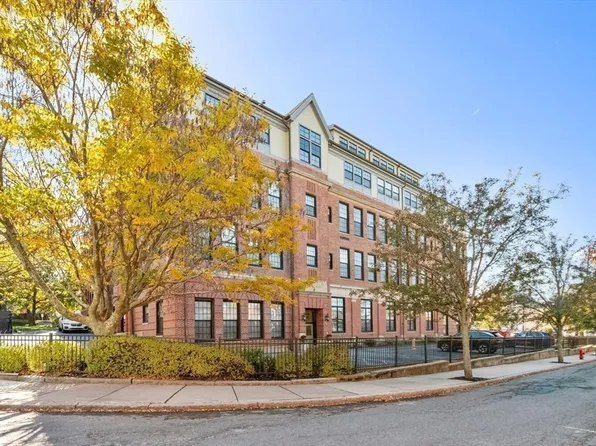 72 Ashland St APT 307, Malden, MA 02148