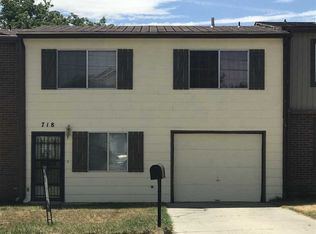 718 E Murray St, Rawlins, WY 82301
