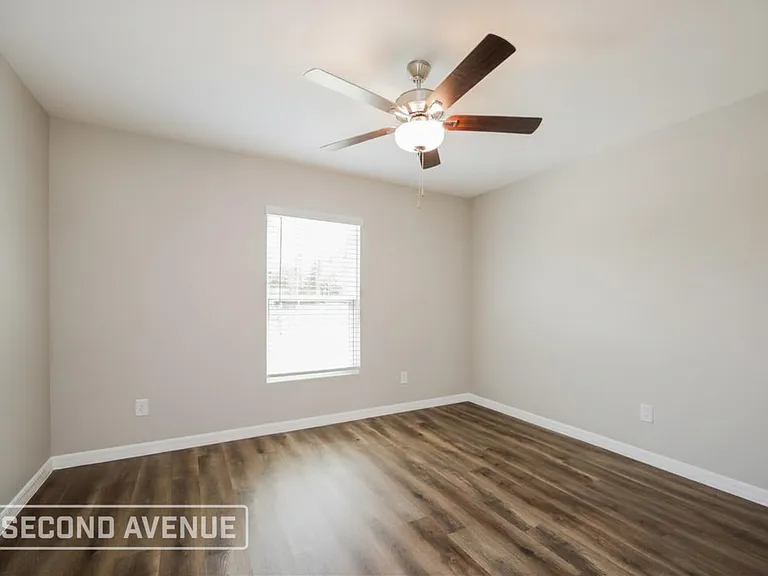 17124 Johns Ave — Photo 13