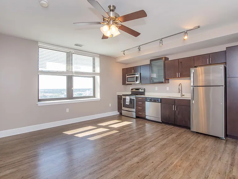 Heers 1 Bed 1 Bath 756 Penthouse