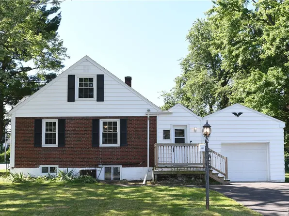 315 Russell Ave, Liverpool, NY 13088