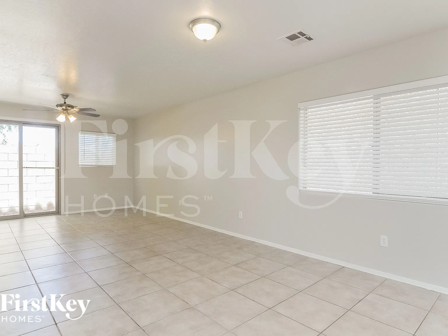 3 bed, 2.5 bath, 1375 sqft, $1,825 — Photo 3