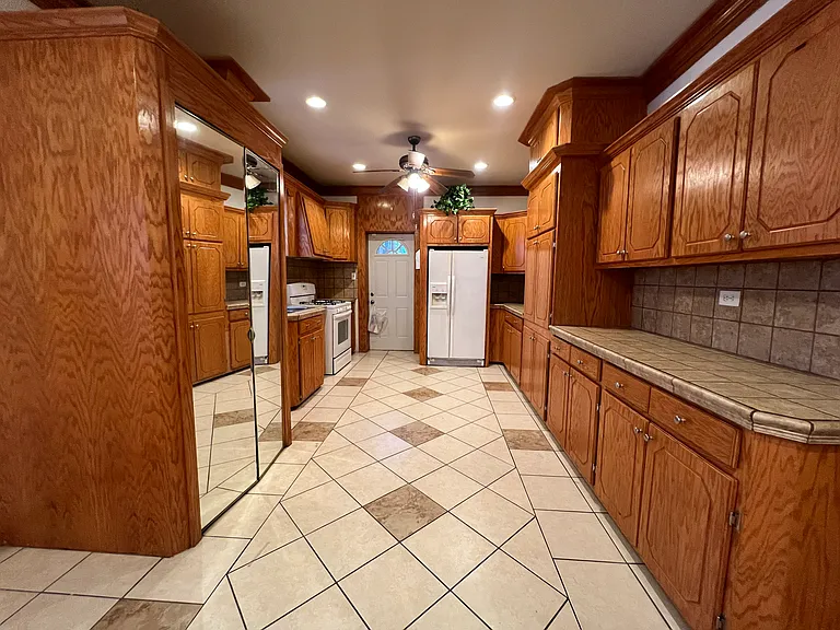 7821 S Paxton Ave #1 — Photo 8