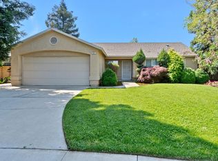 551 4th St, Sanger, CA 93657