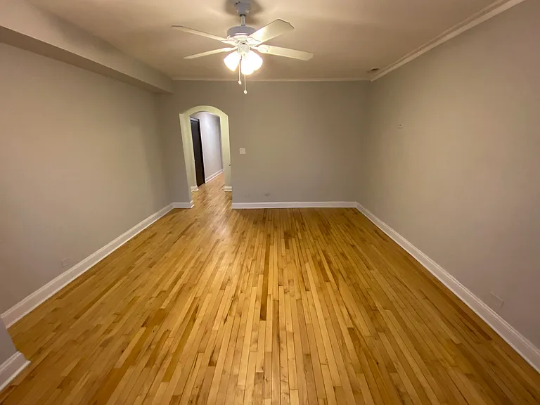 942 N Washtenaw Ave — Photo 5