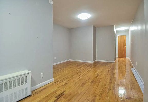 4th image of 2006 Adam C Powell Blvd #1
