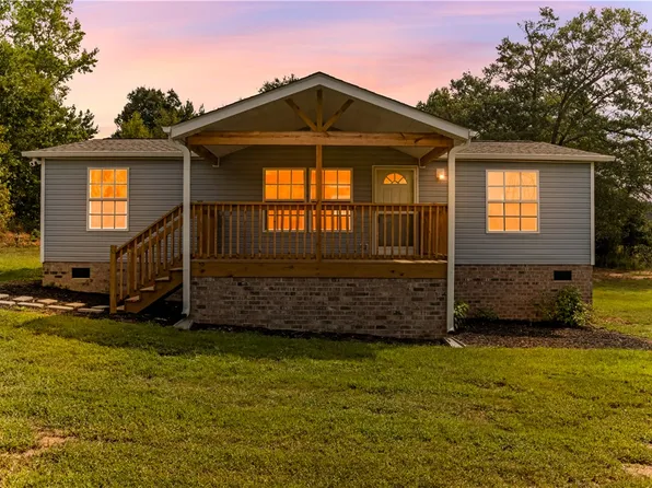 107 River Ridge Dr, Piedmont, SC 29673
