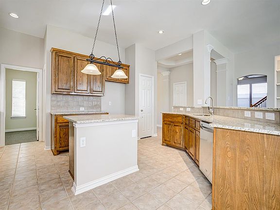 5th image of 2527 Merlin Dr