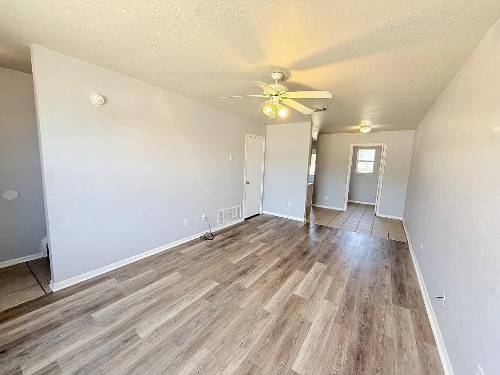 2807 Cantabrian Dr. — Photo 3