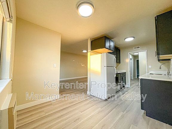 5th image of 1104 Delna Manor Ln APT 4