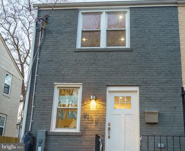 6136 Banks Pl NE, Washington, DC, 20019
