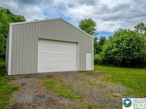 2nd image of 18 Ferndale Hill Dr