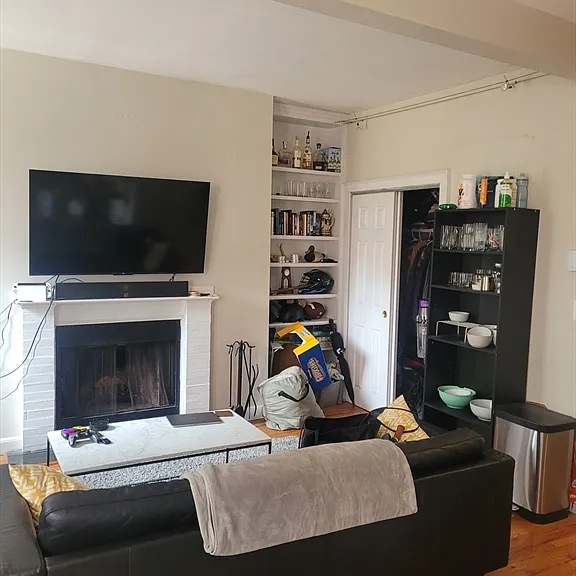 10 Isabella St #3 — Photo 2