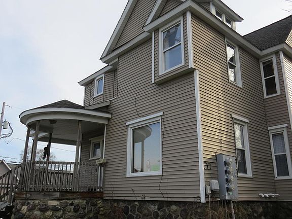2nd image of 409 Capital Ave SW