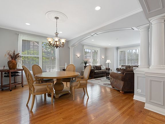 4th image of 3082 Saratoga Ln