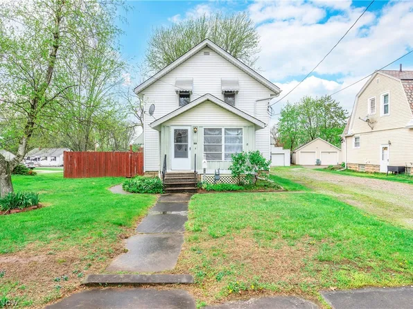 588 Jackson St, Amherst, OH 44001