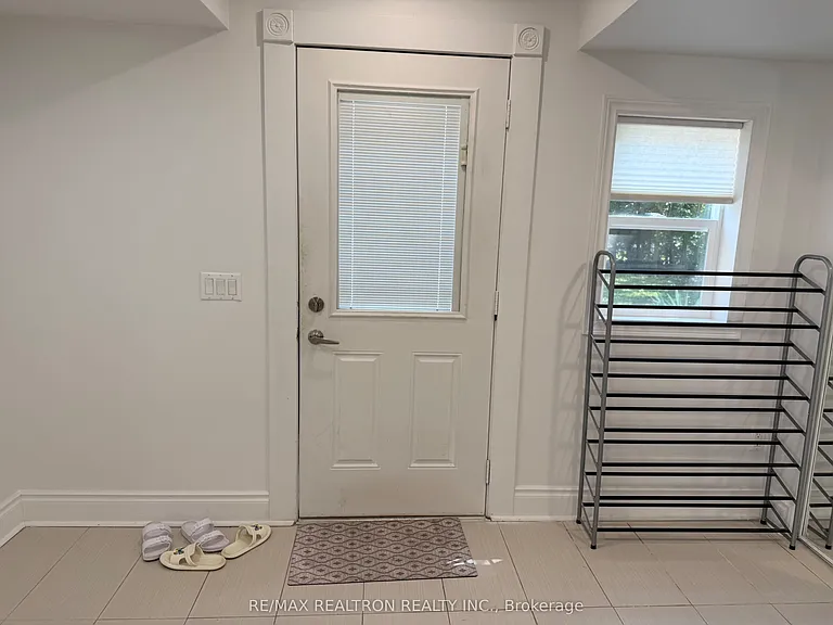 782 Churchill Ln — Photo 7