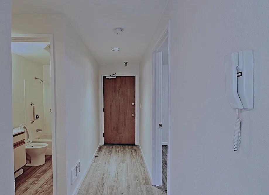 2 bed, 758 sqft, $2,350 — Photo 3