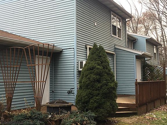 2nd image of 283 Oakwood Ave