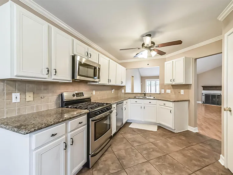 4111 Hermitage Hollow Ln — Photo 15