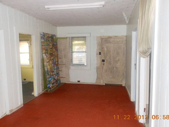 3rd image of 2088 Waianuenue Ave