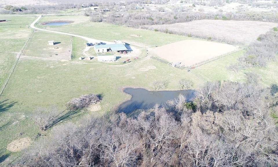1st image of 687 W Fm 1188