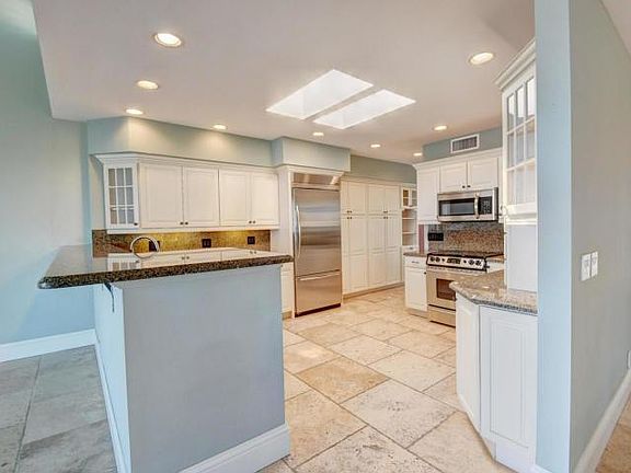 4th image of 800 N Ocean Blvd #800