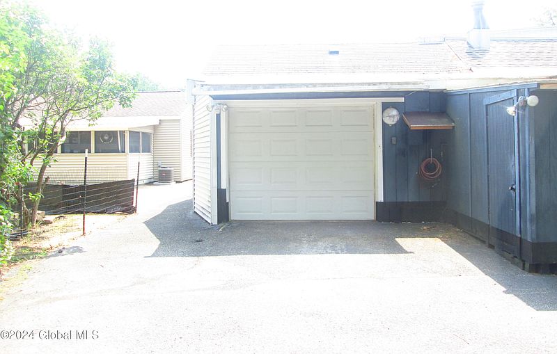 5th image of 511 Chiswell Road