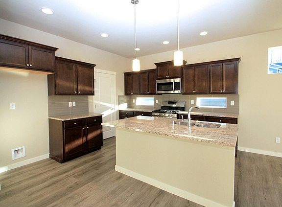 3rd image of 16220 80th Ave E