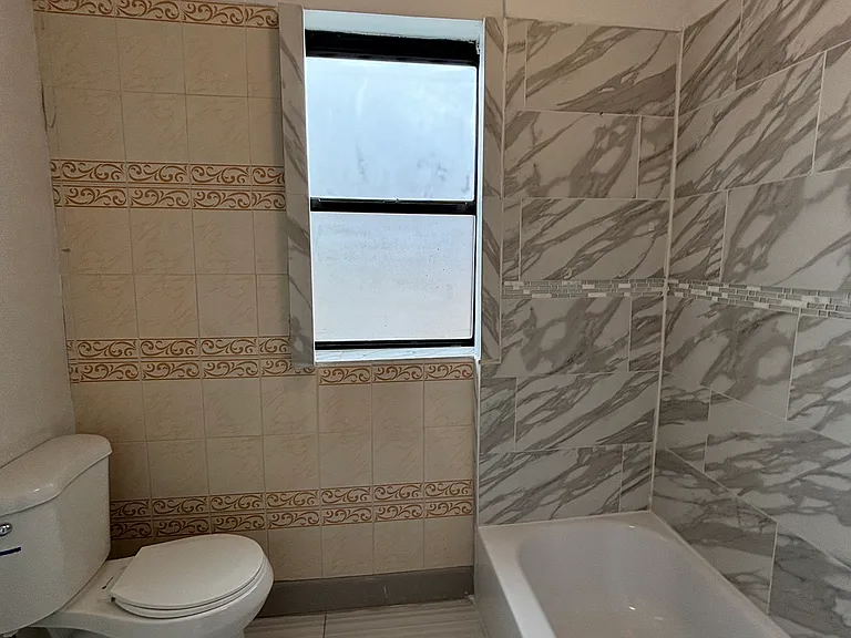 60 N Grove St #6 — Photo 6