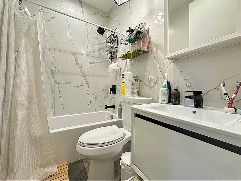 1513 Gates Ave #2B — Photo 6