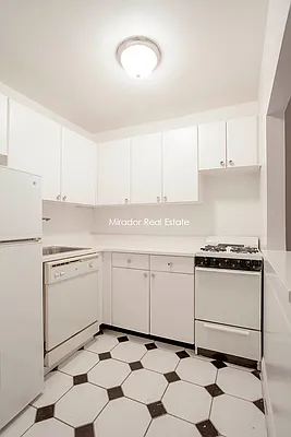 Rented by Mirador Real Estate | media 11