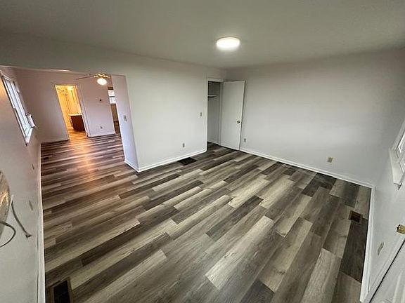 4th image of 517 Drury Ln