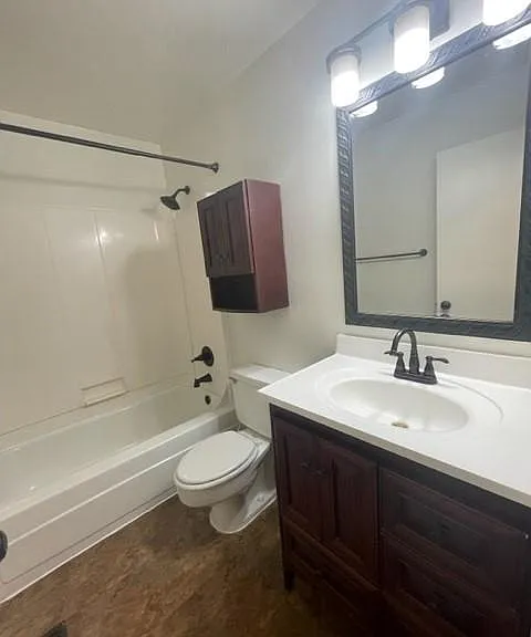 220 Crocker Dr #E — Photo 9