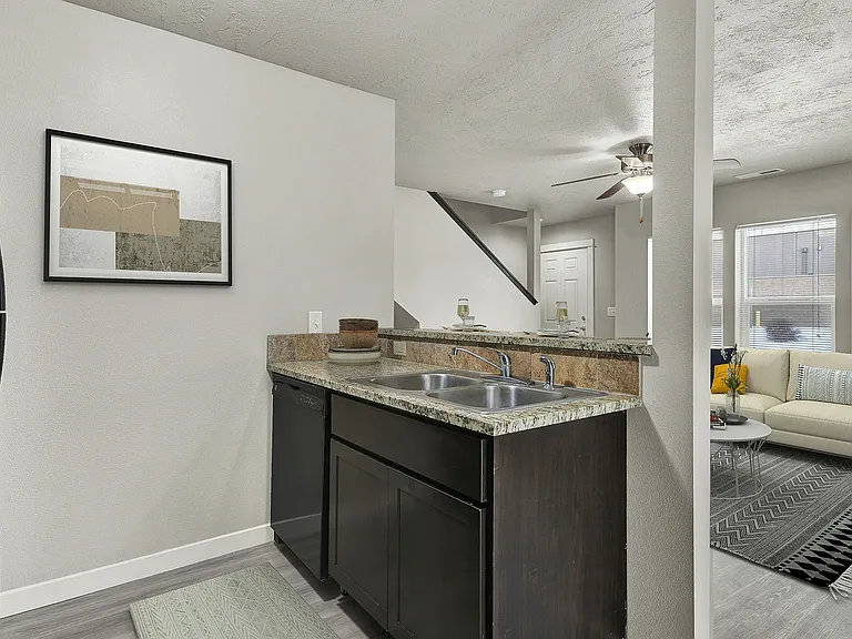 Centerpoint Townhomes — Photo 10