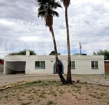 2nd image of 4340 S Camino De Oeste