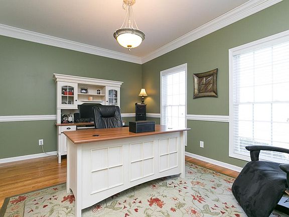 5th image of 2853 Carriage Way
