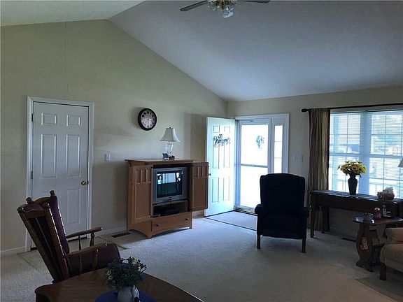 5th image of 1805 N Tyrel Ave E