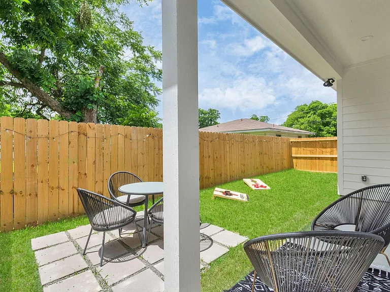 5308 Denmark St — Photo 34