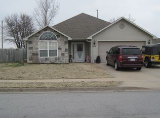 1001 Sunrise Cir, Siloam Springs, AR 72761