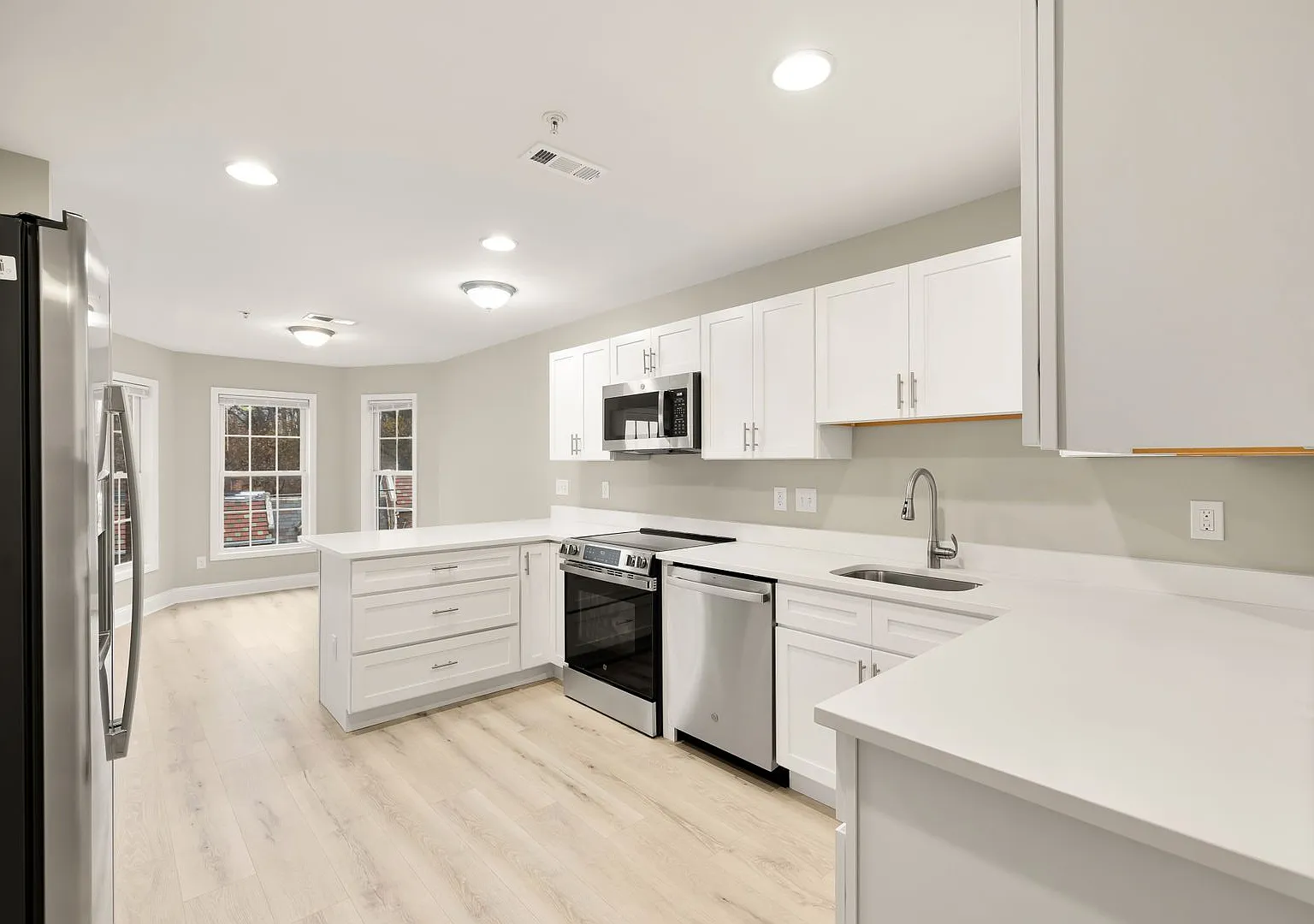 1753 W St SE — Photo 1